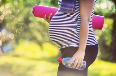 Pregnant woman prepared to sport