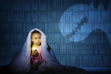 child afraid of the dark
