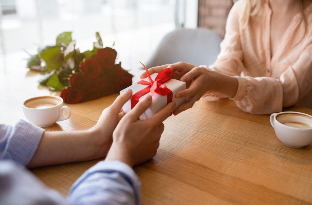 couple giving gifts